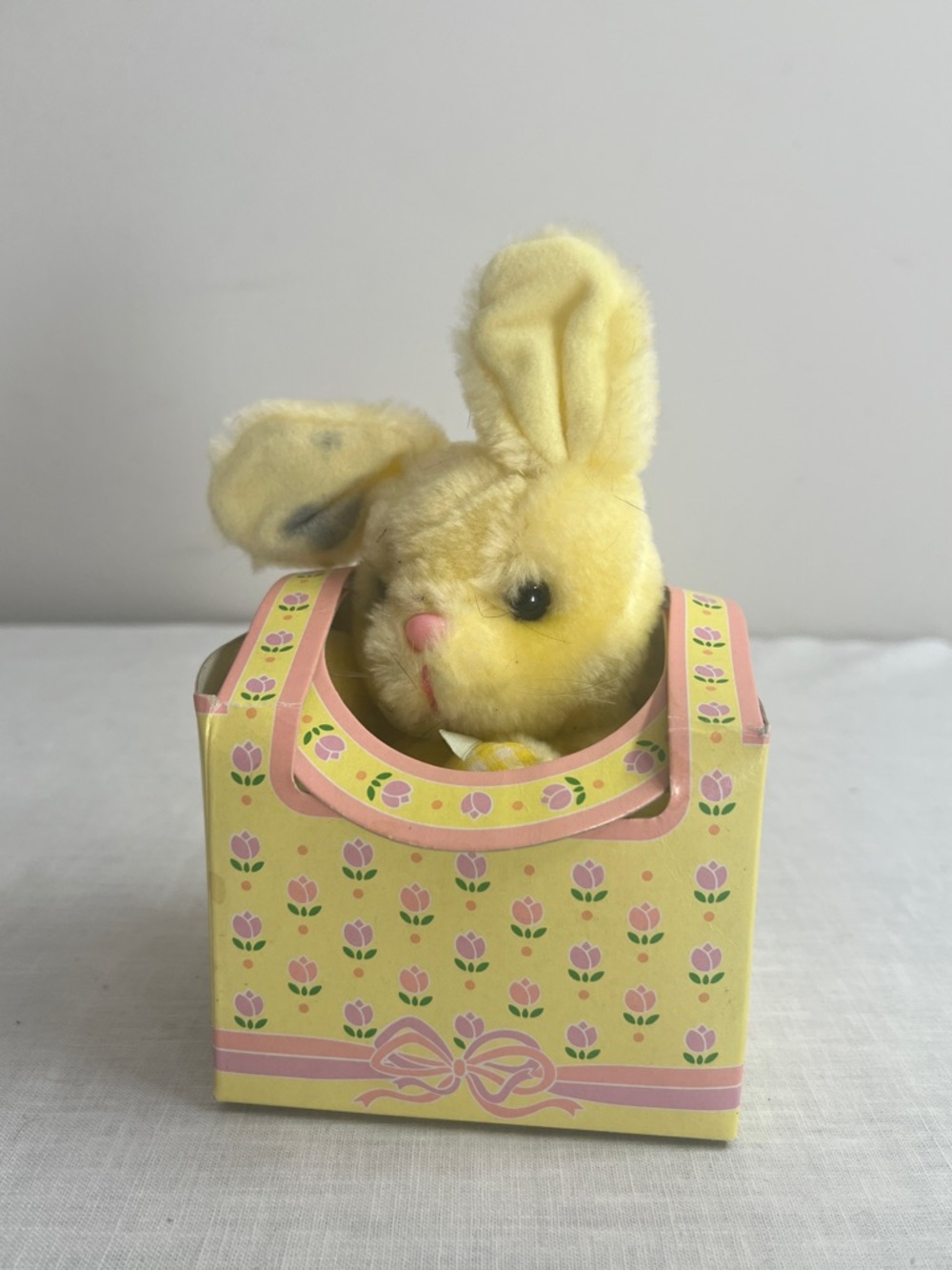 🌞 Russ Berrie & Co Yellow Plush Bunny neatles in a Decorative Floral Gift Box